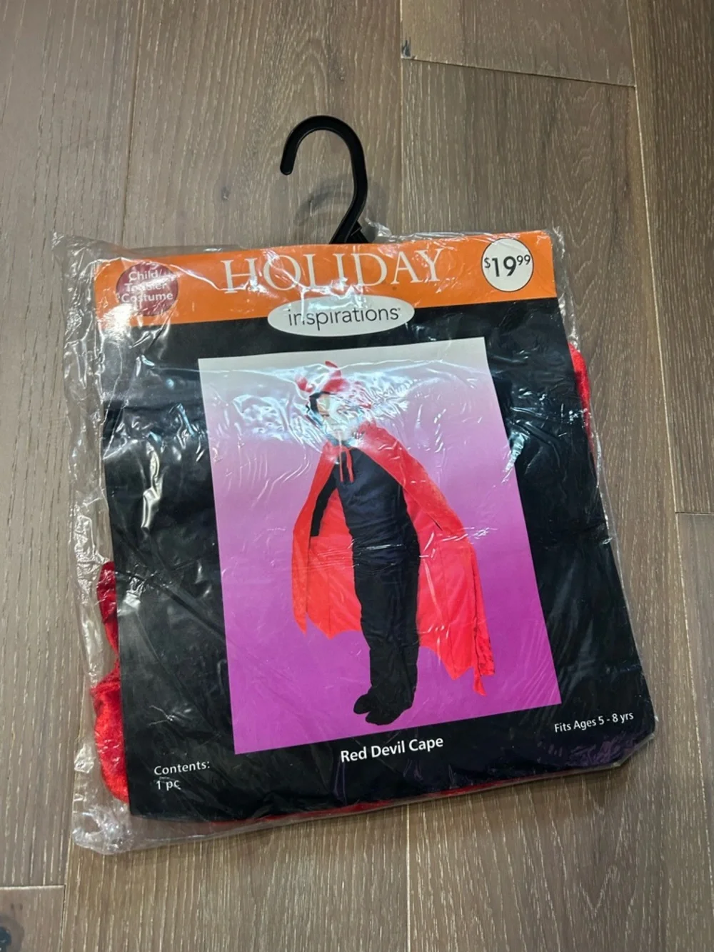 Holiday inspirations Red Devil cape. NWT os(37)
